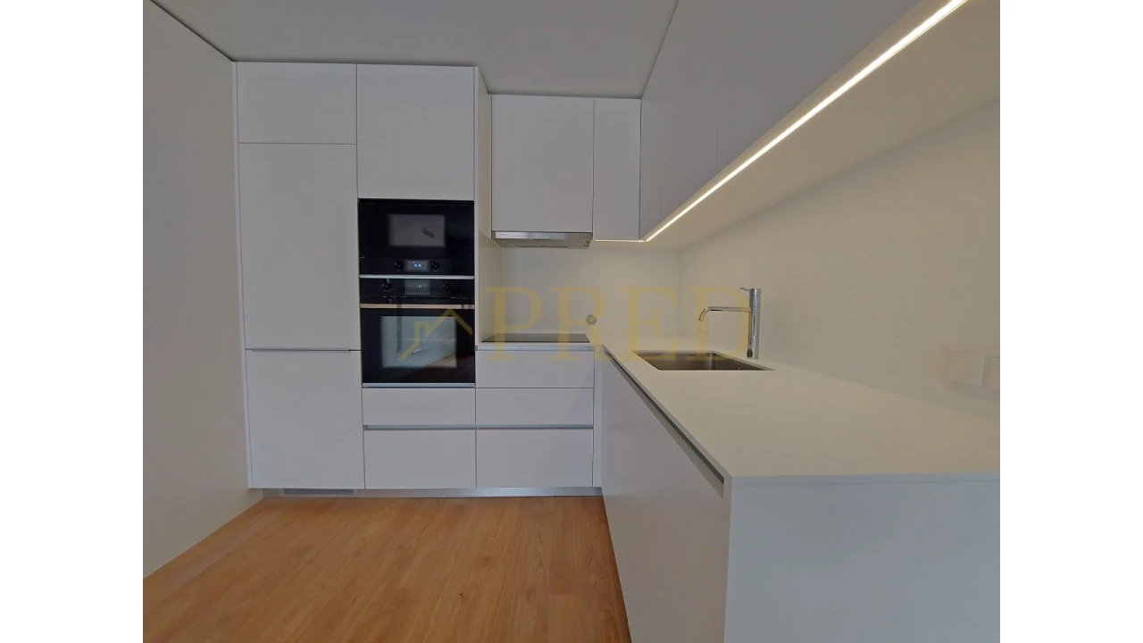 Apartamento T1 para Arrendamento em Lordelo do Ouro e Massarelos Foto 12