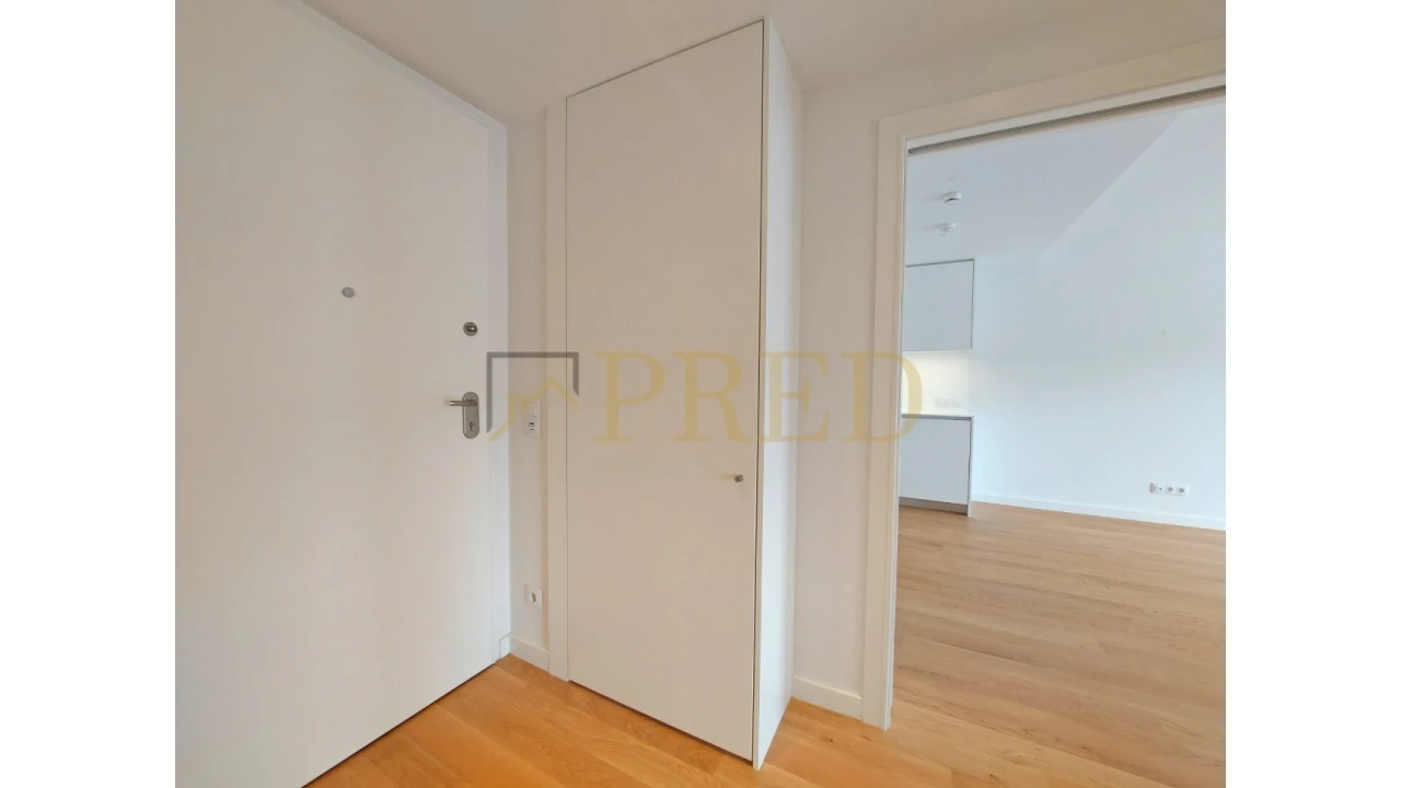 Apartamento T1 para Arrendamento em Lordelo do Ouro e Massarelos Foto 7