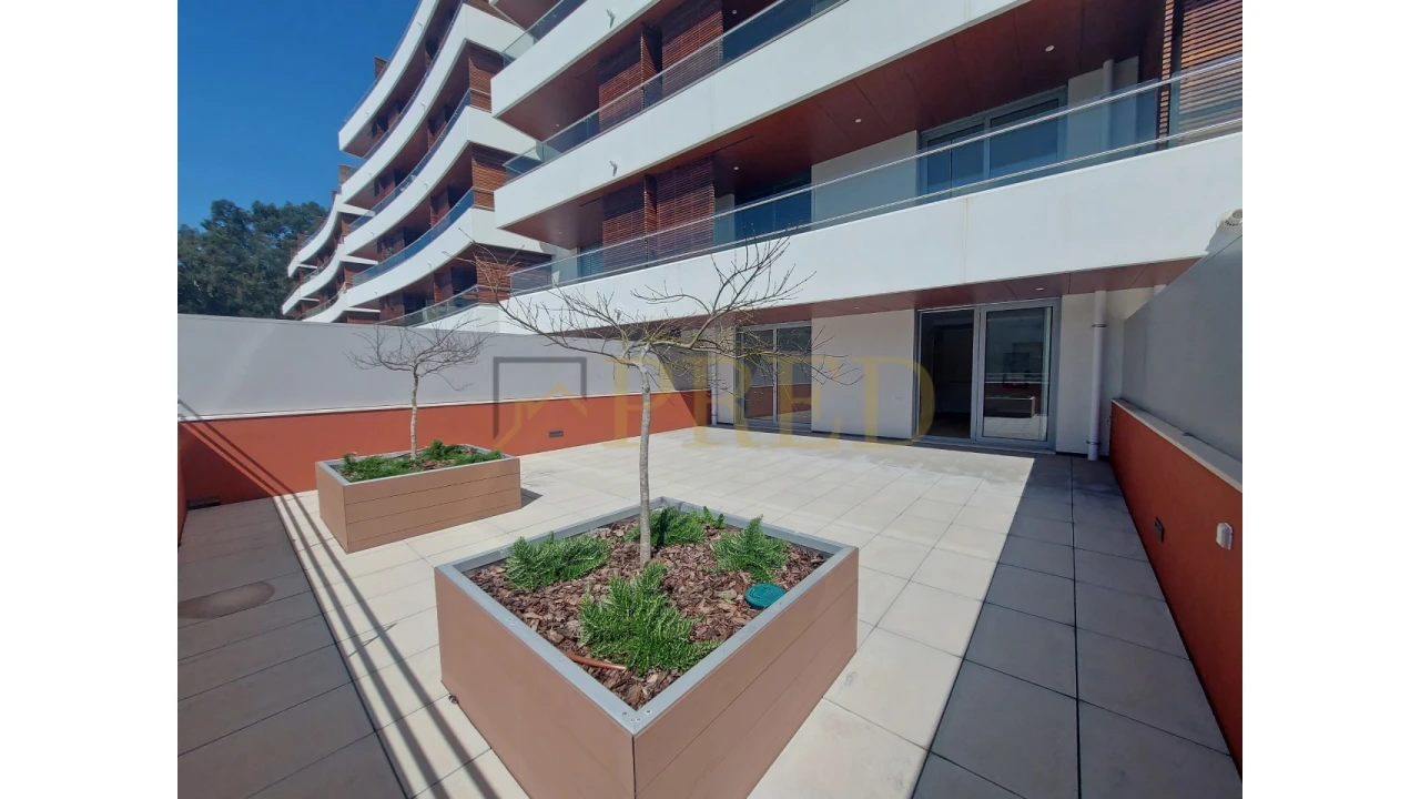 Apartamento T1 para Arrendamento em Lordelo do Ouro e Massarelos Foto 14