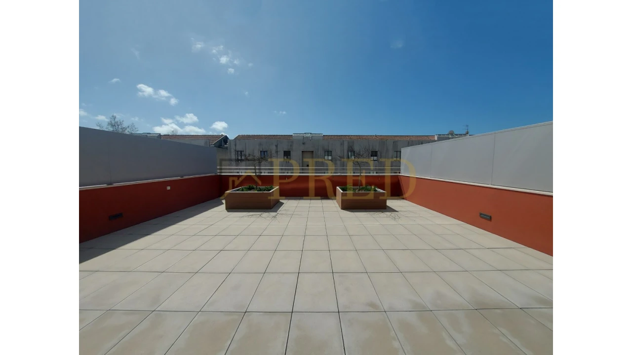 Apartamento T1 para Arrendamento em Lordelo do Ouro e Massarelos Foto 15