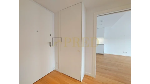 Apartamento T1 para Arrendamento em Lordelo do Ouro e Massarelos