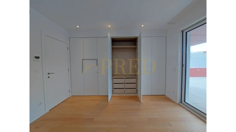 Apartamento T1 para Arrendamento em Lordelo do Ouro e Massarelos