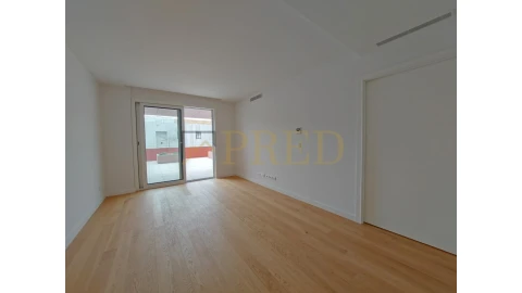 Apartamento T1 para Arrendamento em Lordelo do Ouro e Massarelos