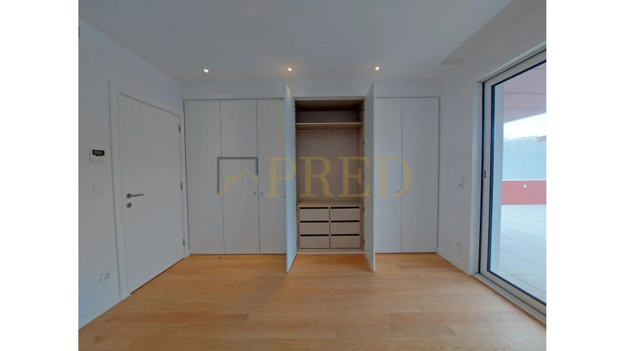 Apartamento T1 para Arrendamento em Lordelo do Ouro e Massarelos Foto 20