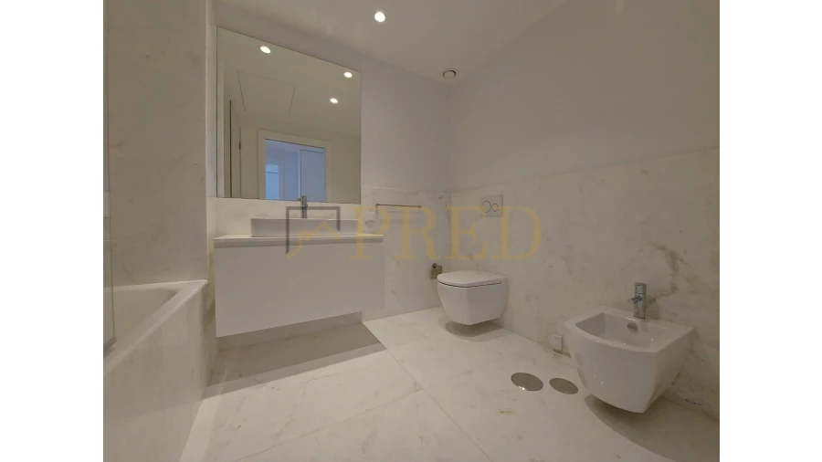 Apartamento T1 para Arrendamento em Lordelo do Ouro e Massarelos Foto 22