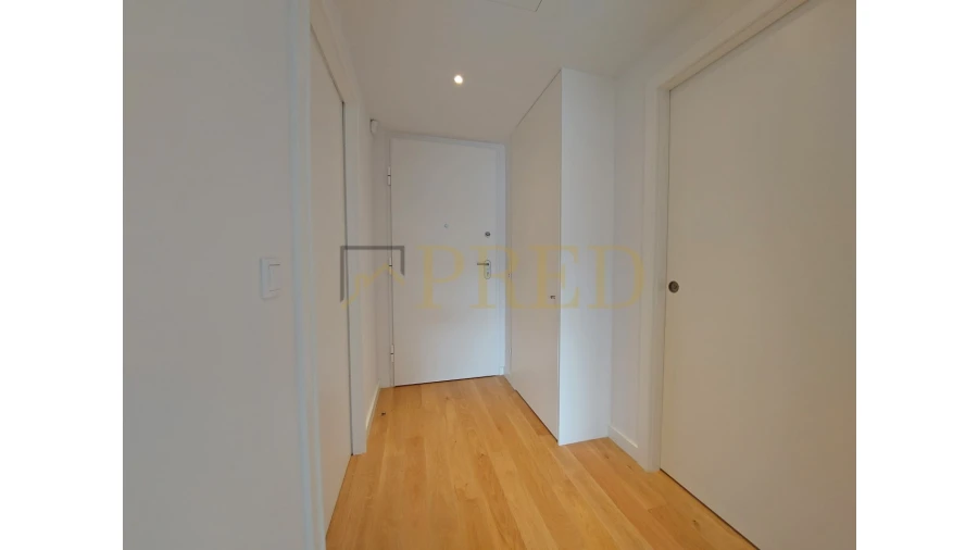 Apartamento T1 para Arrendamento em Lordelo do Ouro e Massarelos Foto 16