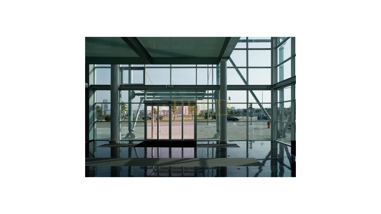 Escritório para Venda em Santa Marinha e São Pedro da Afurada Foto 9