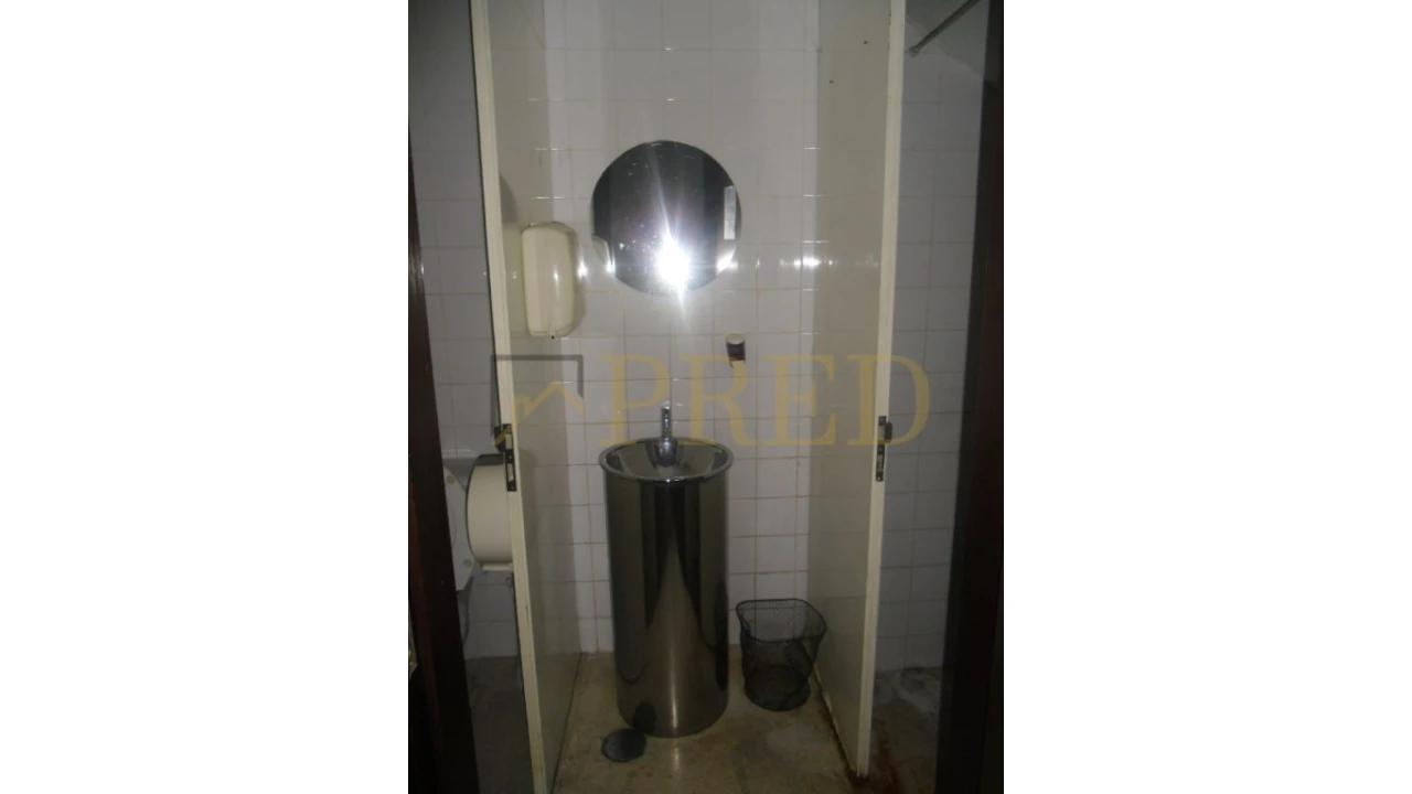 Loja para Arrendamento em Lordelo do Ouro e Massarelos Foto 5