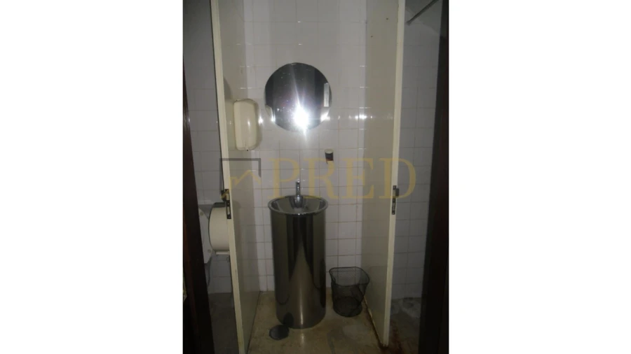 Loja para Arrendamento em Lordelo do Ouro e Massarelos Foto 5