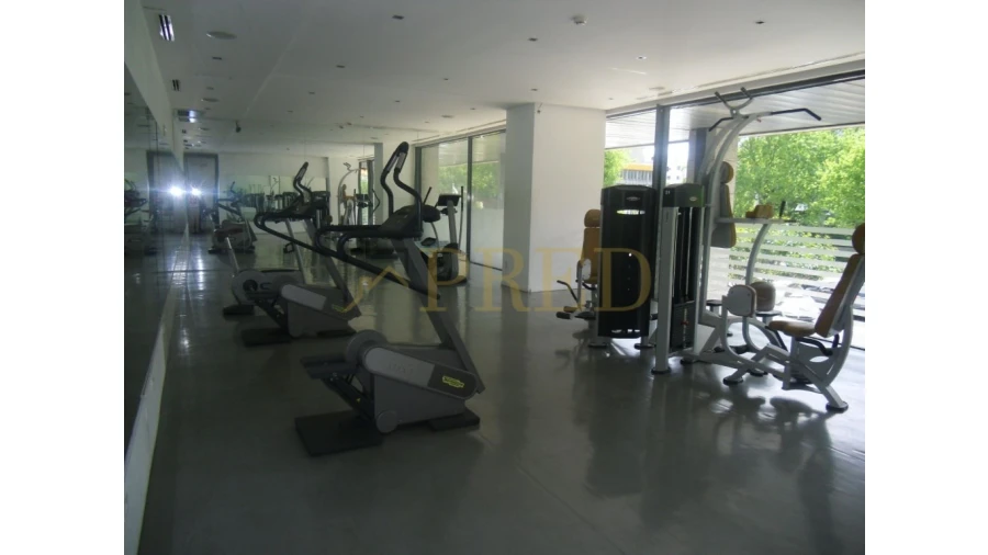 Loja para Arrendamento em Lordelo do Ouro e Massarelos