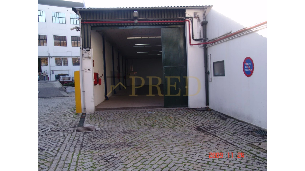 Armazém para Arrendamento em Paranhos Foto 5