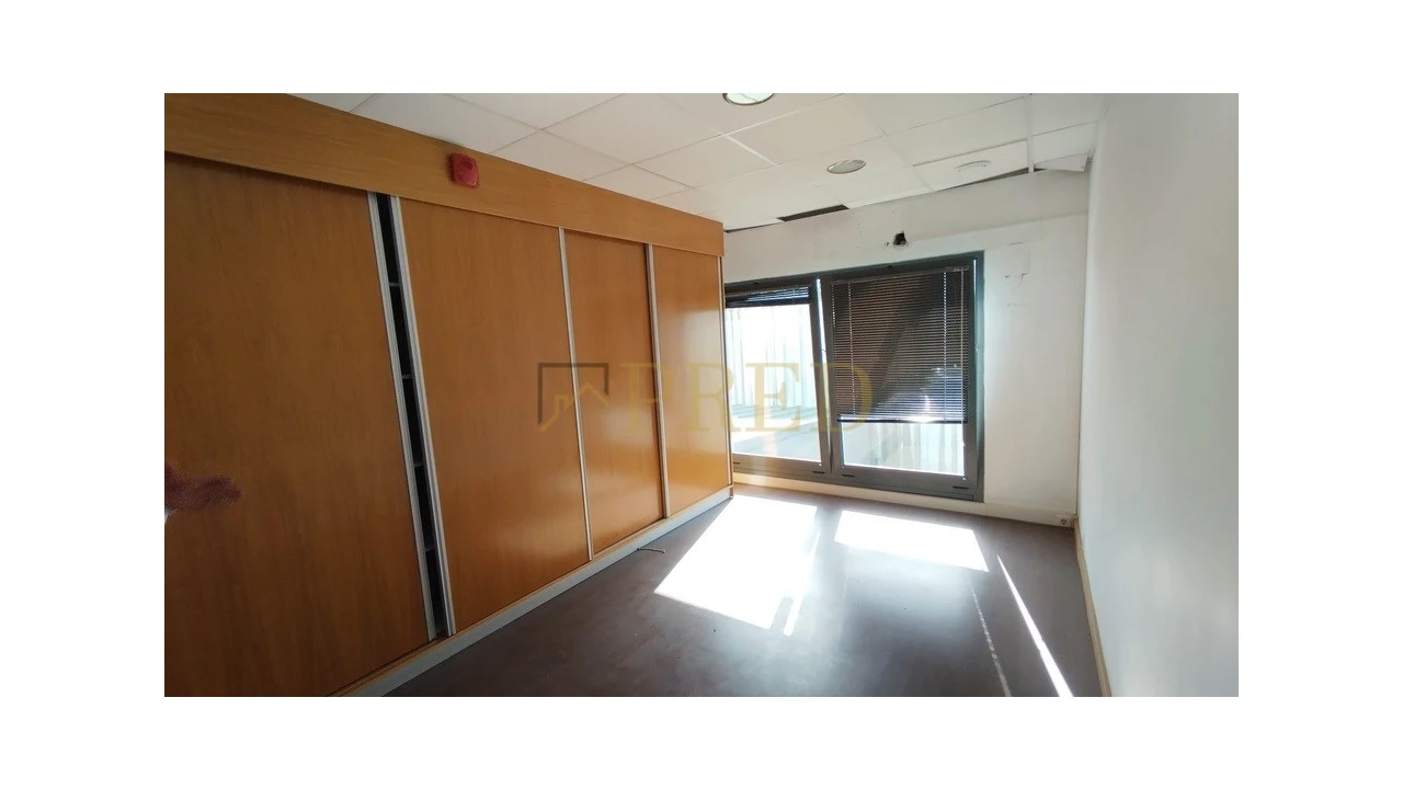 Armazém para Arrendamento em São Romão de Neiva Foto 8