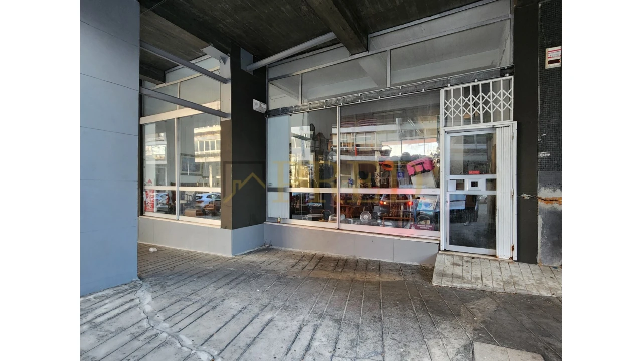 Loja para Venda em Santa Marinha e São Pedro da Afurada Foto 1