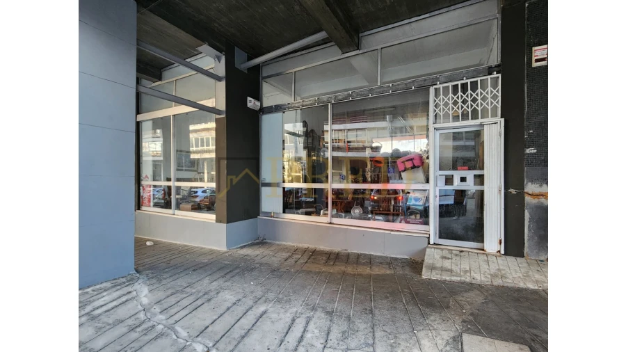 Loja para Venda em Santa Marinha e São Pedro da Afurada Foto 1