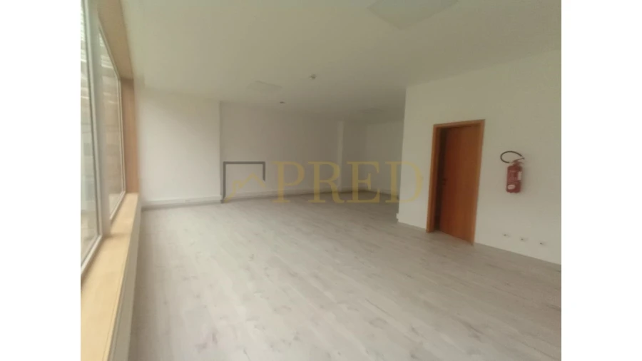 Escritório para Arrendamento em Mafamude e Vilar do Paraíso Foto 3