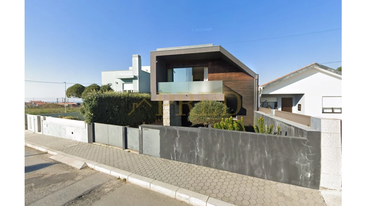 Moradia T3 para Arrendamento em Arcozelo Foto 1