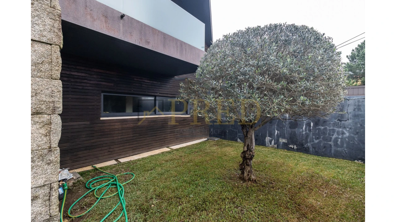 Moradia T3 para Arrendamento em Arcozelo Foto 2