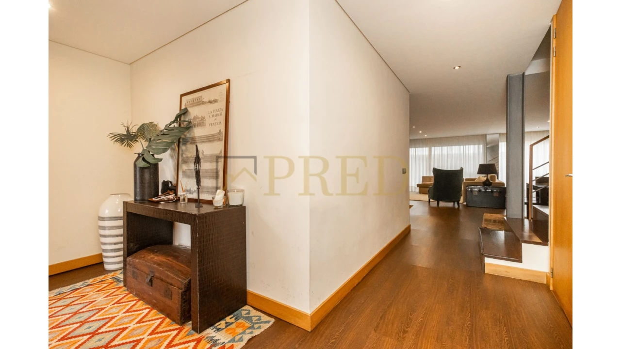 Moradia T3 para Arrendamento em Arcozelo Foto 4