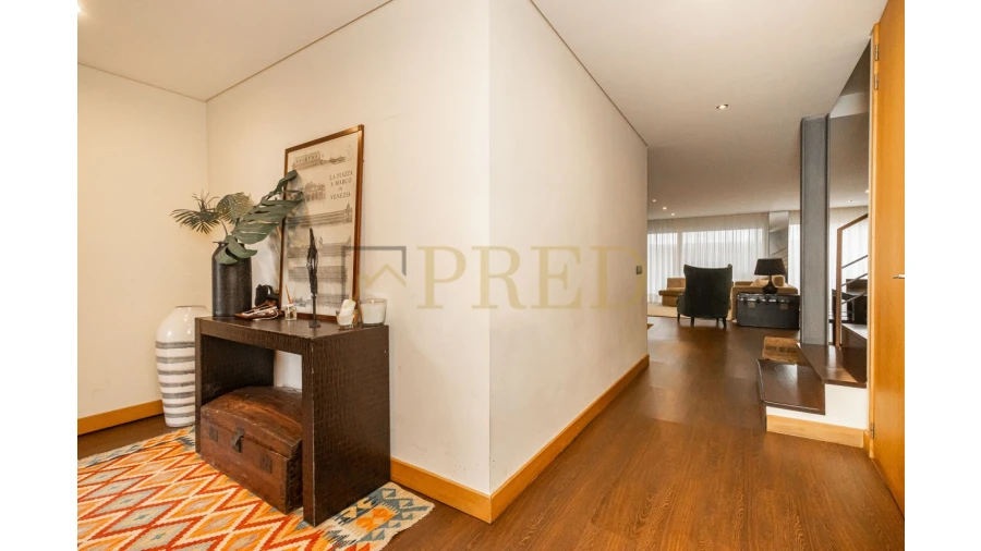 Moradia T3 para Arrendamento em Arcozelo Foto 4