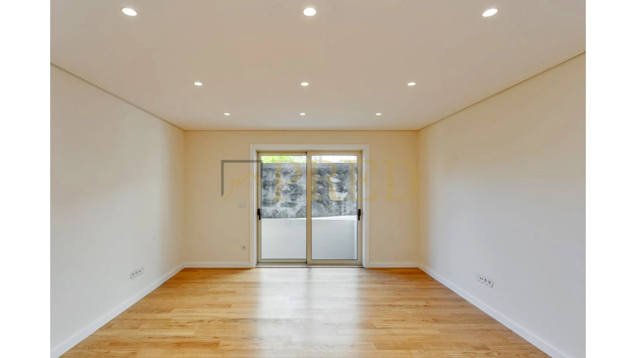 Apartamento T3 para Venda em Lordelo do Ouro e Massarelos Foto 13