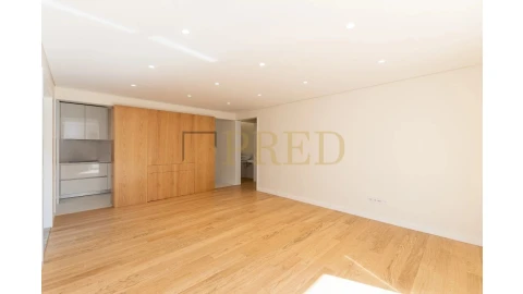 Apartamento T3 para Venda em Lordelo do Ouro e Massarelos