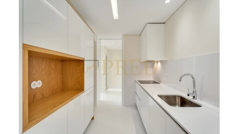 Apartamento T3 para Venda em Lordelo do Ouro e Massarelos