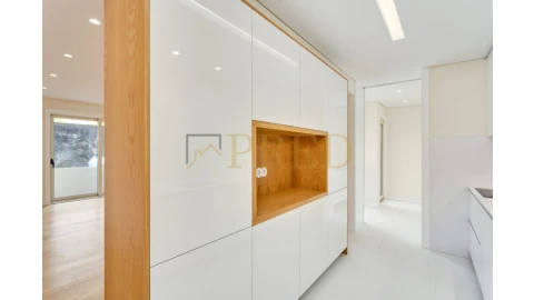 Apartamento T3 para Venda em Lordelo do Ouro e Massarelos