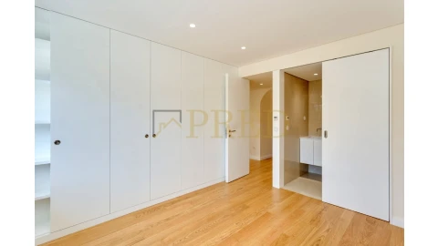 Apartamento T3 para Venda em Lordelo do Ouro e Massarelos