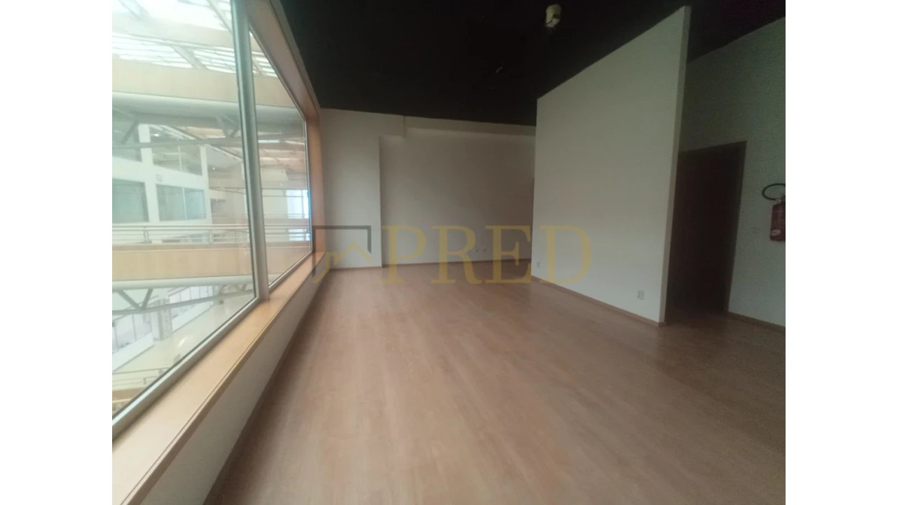 Escritório para Arrendamento em Mafamude e Vilar do Paraíso Foto 2