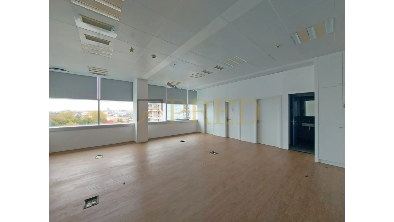 Escritório para Arrendamento em Santa Marinha e São Pedro da Afurada Foto 1