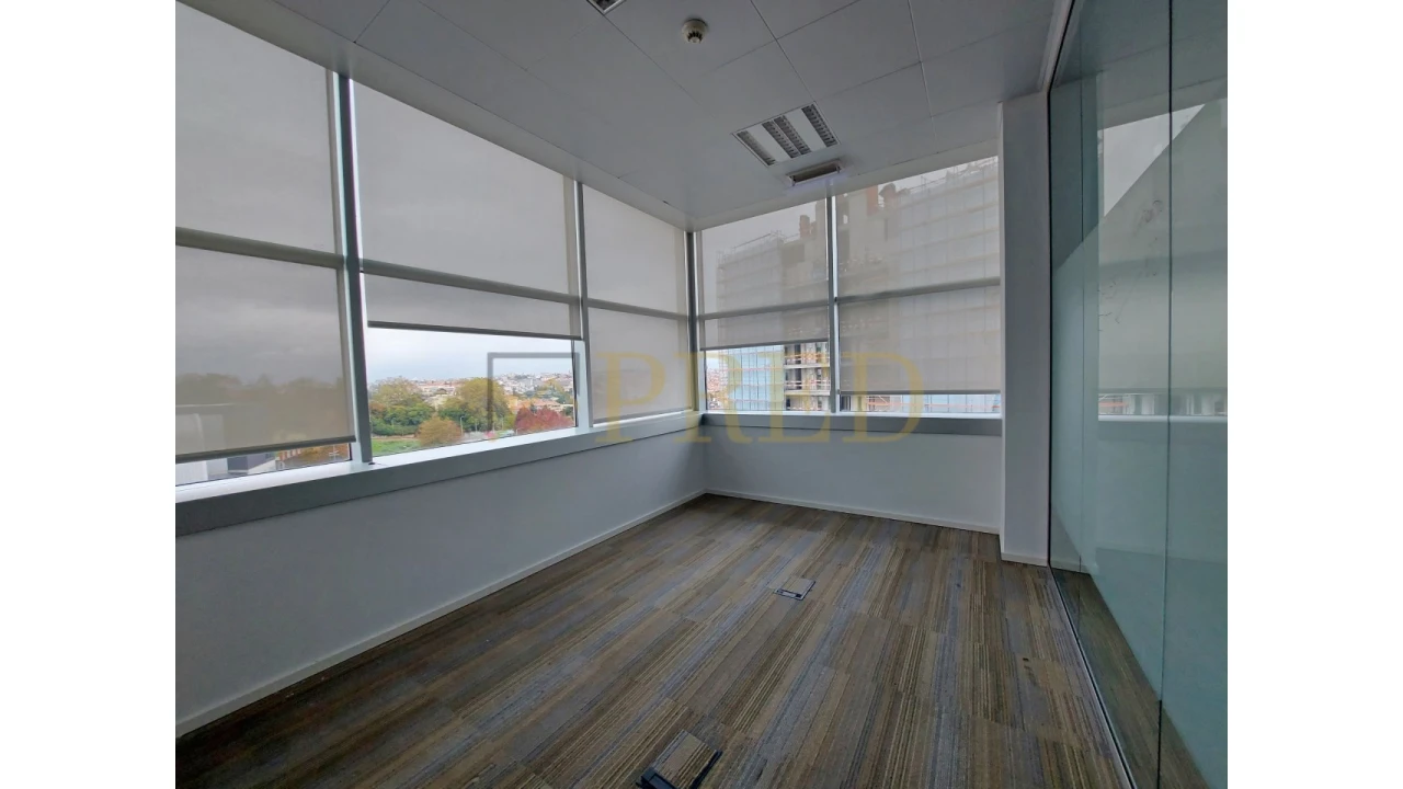 Escritório para Arrendamento em Santa Marinha e São Pedro da Afurada Foto 10