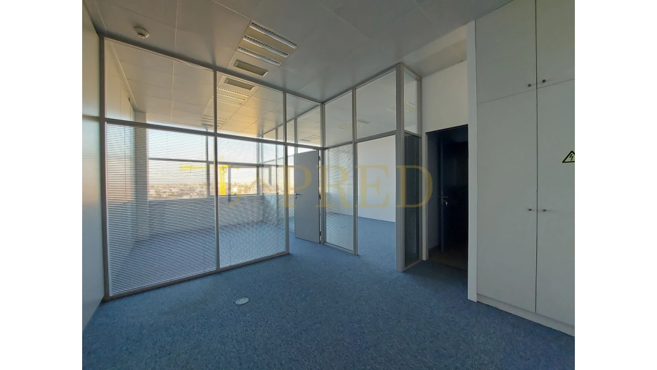 Escritório para Arrendamento em Santa Marinha e São Pedro da Afurada Foto 6