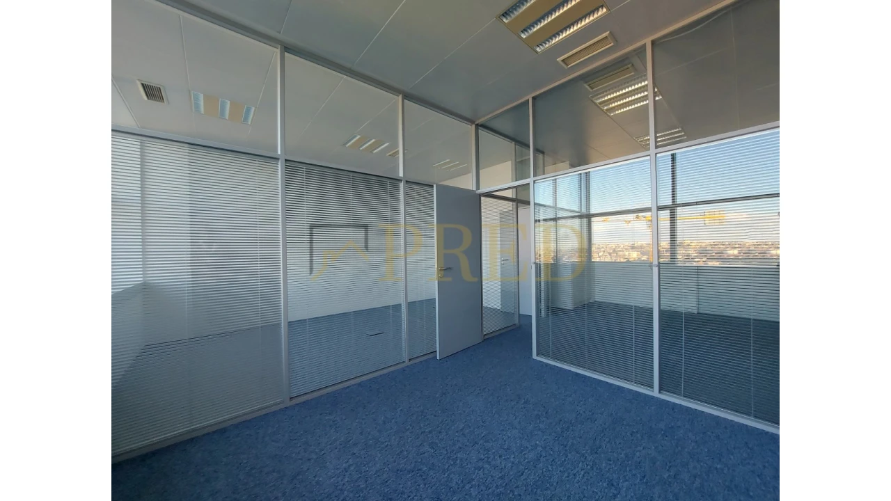 Escritório para Arrendamento em Santa Marinha e São Pedro da Afurada Foto 9