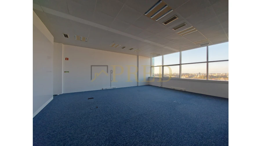 Escritório para Arrendamento em Santa Marinha e São Pedro da Afurada Foto 3