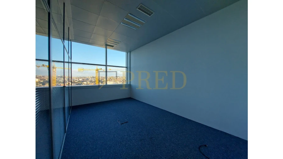 Escritório para Arrendamento em Santa Marinha e São Pedro da Afurada Foto 8