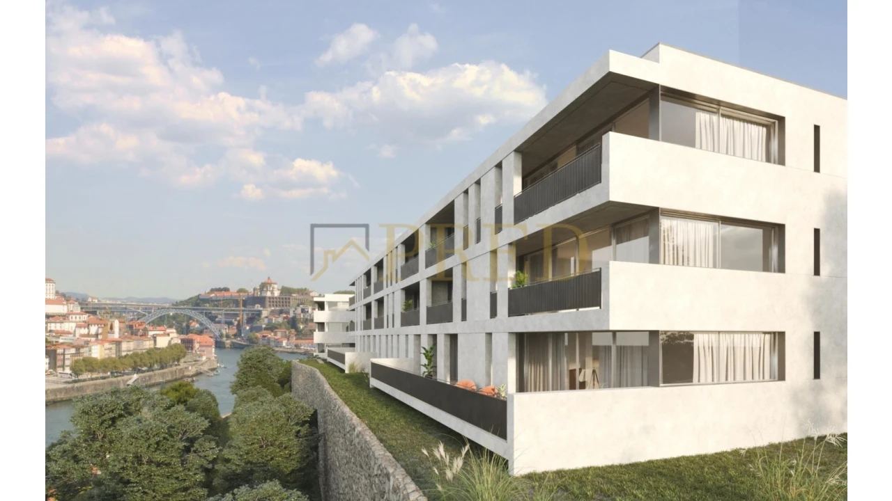 Moradia T4 para Venda em Santa Marinha e São Pedro da Afurada Foto 3