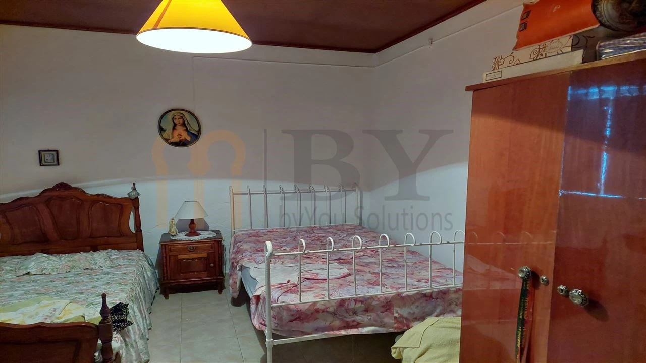 Moradia T2 para Venda em Alcaria Ruiva Foto 8