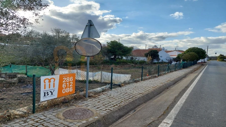 Moradia T2 para Venda em Alcaria Ruiva Foto 3