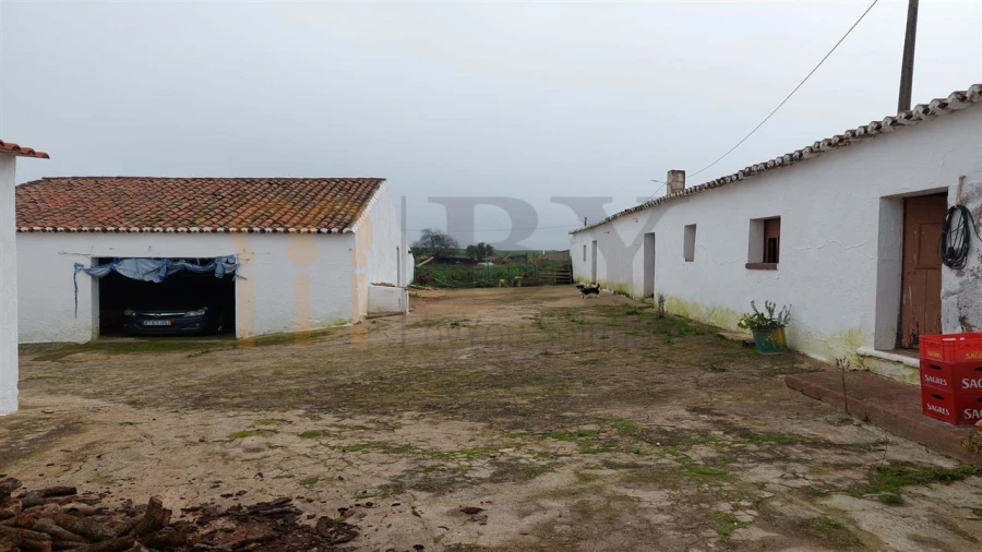 Moradia T2 para Venda em Alcaria Ruiva Foto 6