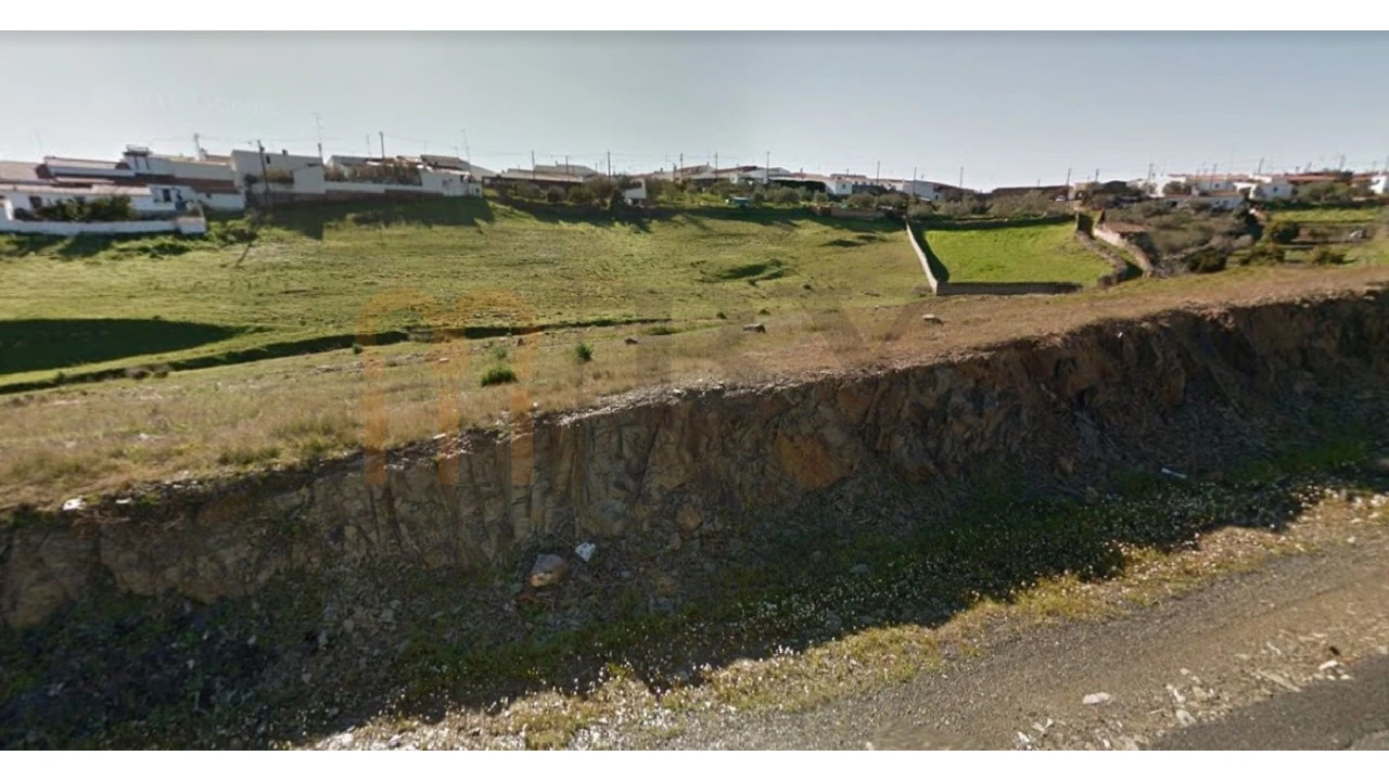 Terreno para Venda em Mertola Foto 1