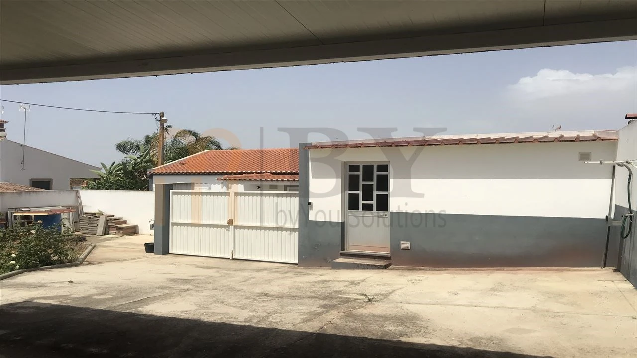 Moradia T3 para Venda em Alcaria Ruiva Foto 8