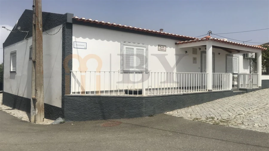 Moradia T3 para Venda em Alcaria Ruiva Foto 2