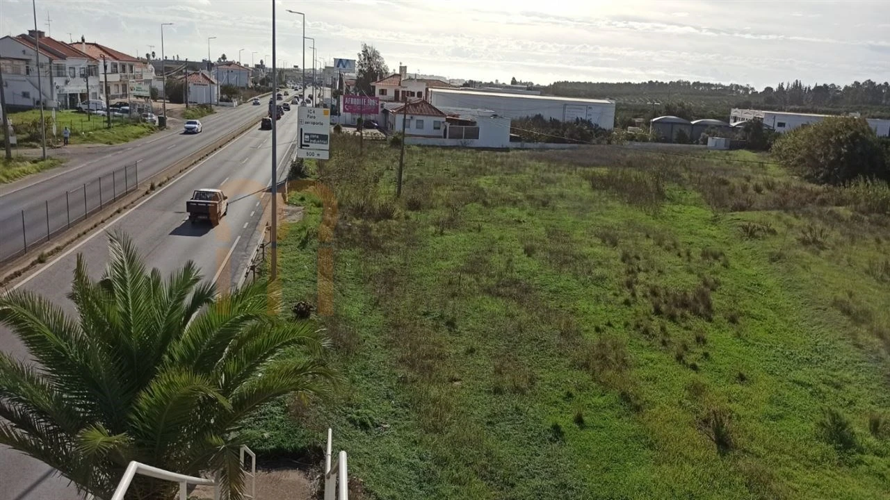 Terreno Comércio / Armazém para Venda em Faro (Sé e São Pedro) Foto 1