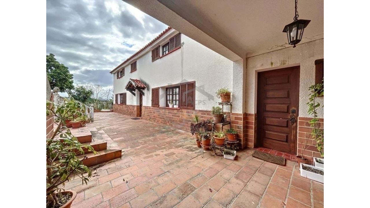 Moradia T6 para Venda em A dos Negros Foto 1