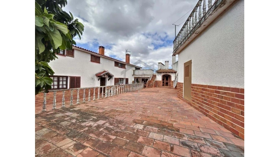 Moradia T6 para Venda em A dos Negros Foto 2