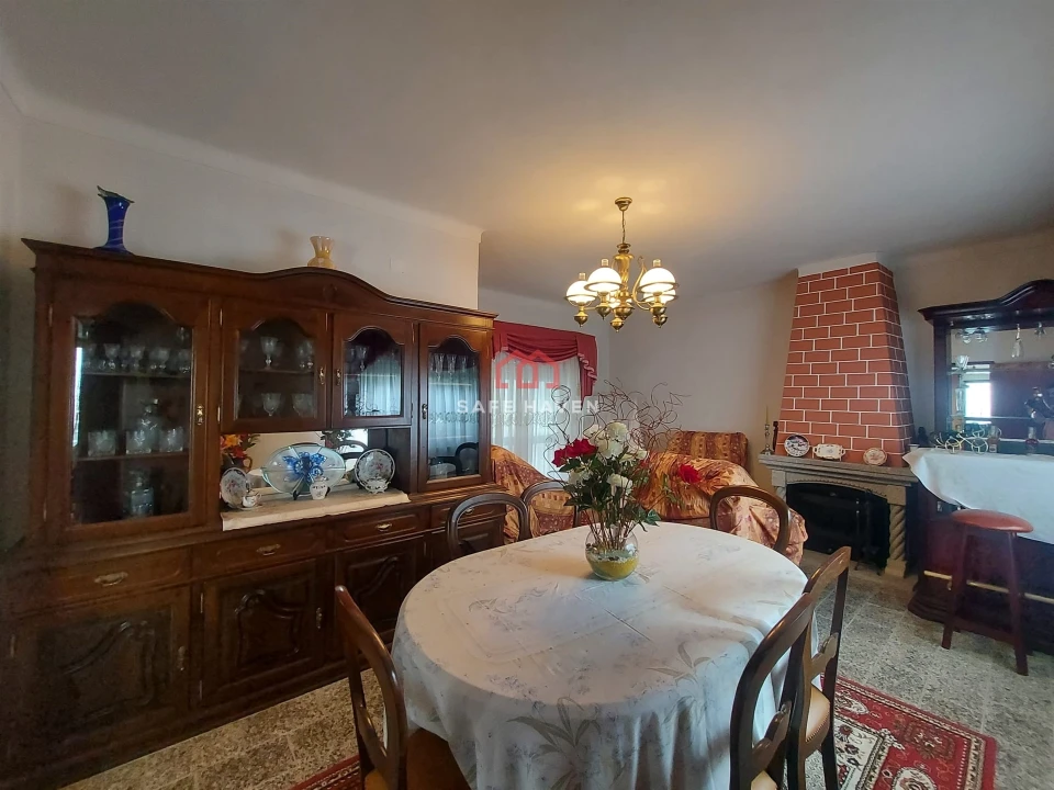 Moradia T4 para Venda em Vila Nova de Tazem Foto 4