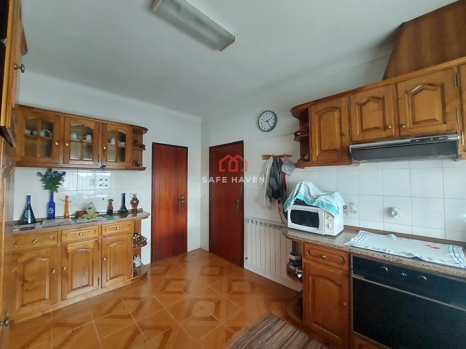 Moradia T4 para Venda em Vila Nova de Tazem Foto 9