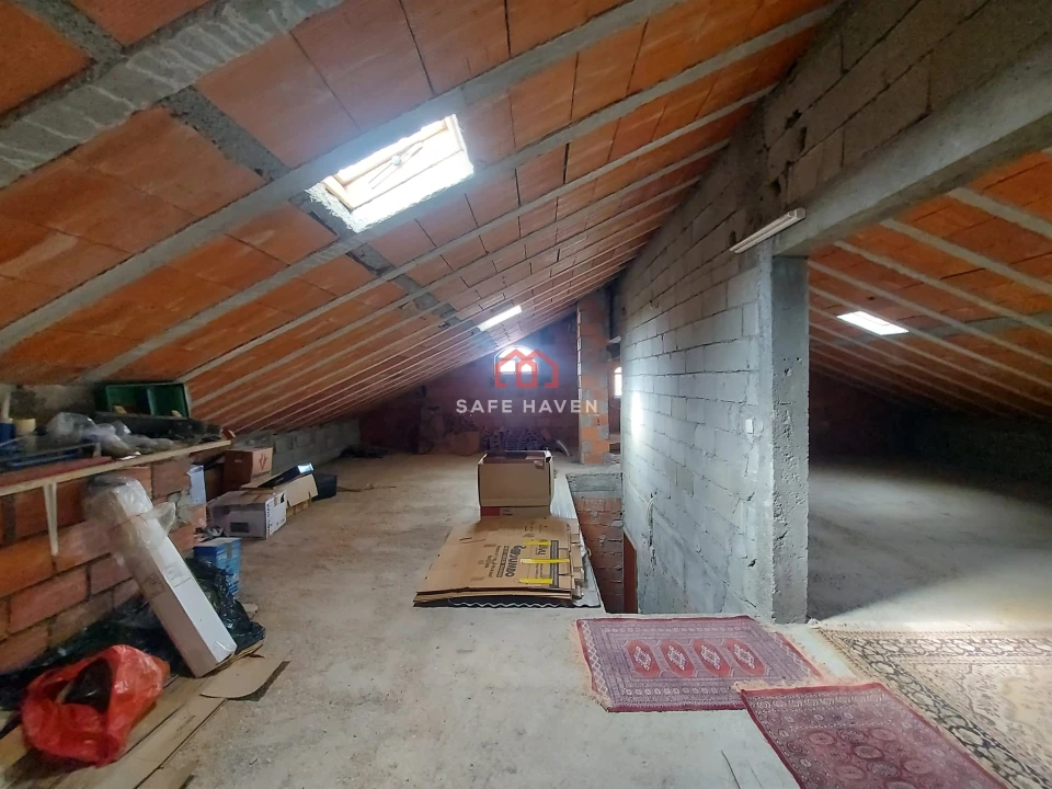 Moradia T4 para Venda em Vila Nova de Tazem Foto 17