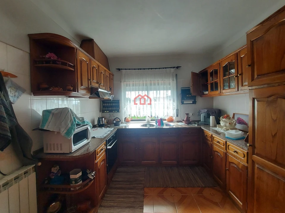 Moradia T4 para Venda em Vila Nova de Tazem Foto 8