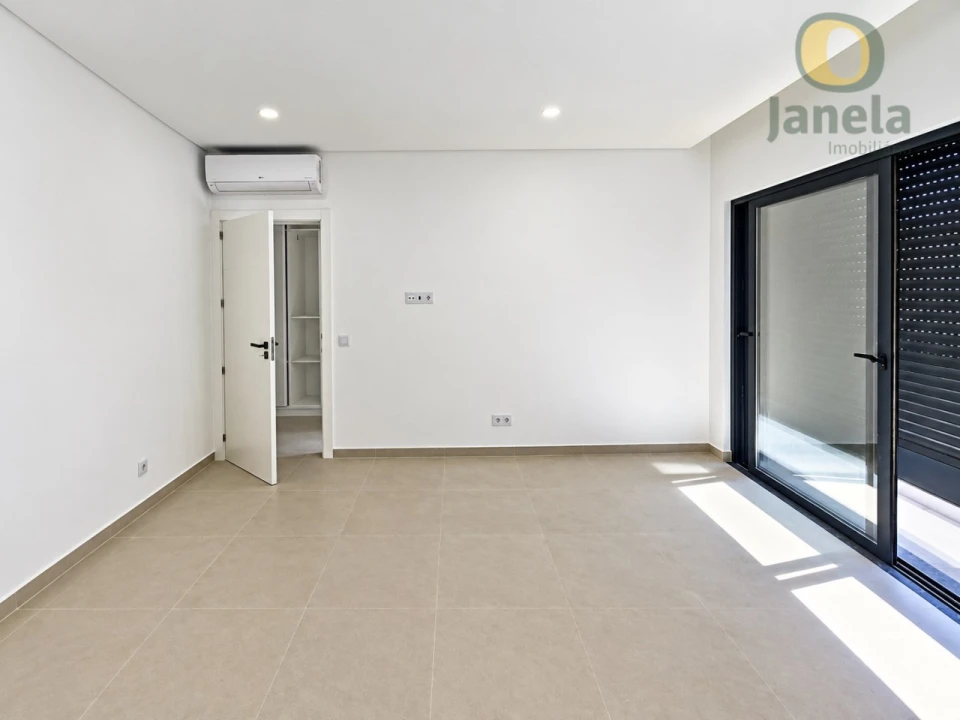 Moradia T3 para Venda em Faro (Sé e São Pedro) Foto 8